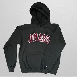 Champion | UMass Amherst Sweatshirt | L